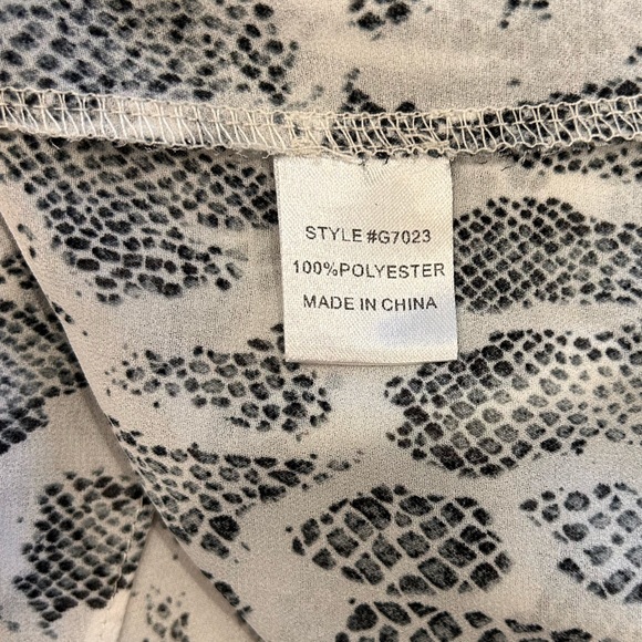 Jodifl Snake Animal Print Sheer Vneck Blouse Black & White Neutral Minimalist - Picture 8 of 10